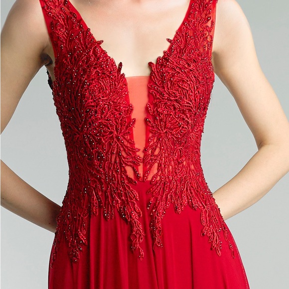 BASIX BLACK LABEL
D9267L
SLEEVELESS BEADED EMBROIDERED GOWN - Picture 13 of 14